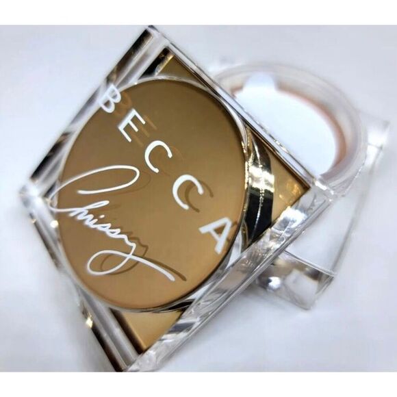 BECCA + Chrissy Teigen - NWOT Glow Powder/Loose Highlighter in Cinnamon Sugar - Picture 8 of 15